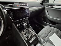 Personenauto, skoda, supurb - afbeelding 27 van  57