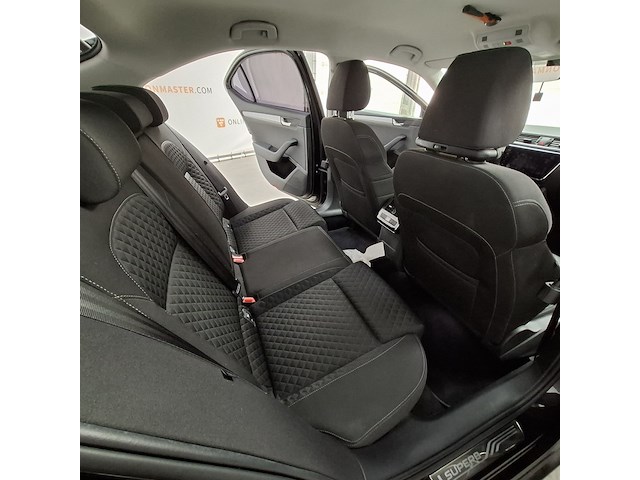 Personenauto, skoda, supurb - afbeelding 32 van  57