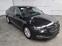 Personenauto, skoda, supurb - afbeelding 23 van  57