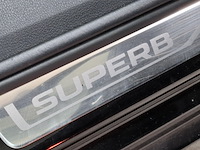 Personenauto, skoda, supurb - afbeelding 37 van  57