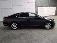 Personenauto, skoda, supurb - afbeelding 34 van  57