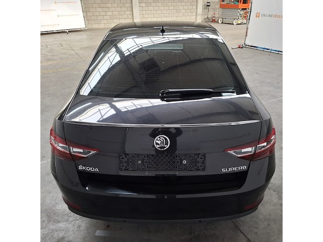 Personenauto, skoda, supurb - afbeelding 54 van  57