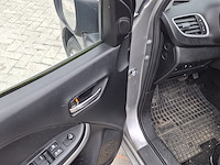 Personenauto, suzuki, baleno - afbeelding 2 van  46