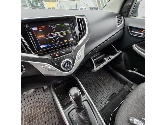 Personenauto, suzuki, baleno - afbeelding 8 van  46