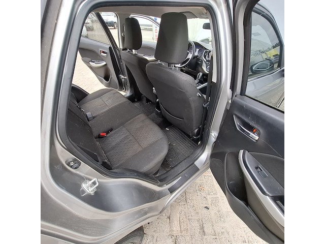 Personenauto, suzuki, baleno - afbeelding 18 van  46