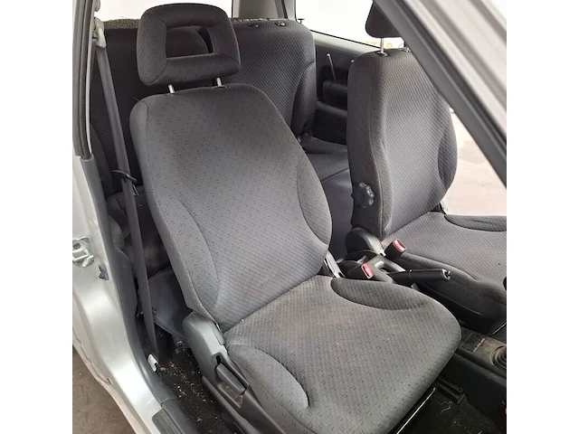 Personenauto, suzuki, ignis, 1.3-16v gl, 2004 - afbeelding 53 van  69