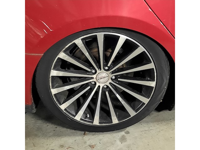 Personenauto tesla, model s, rood - afbeelding 2 van  36