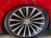 Personenauto tesla, model s, rood - afbeelding 7 van  36