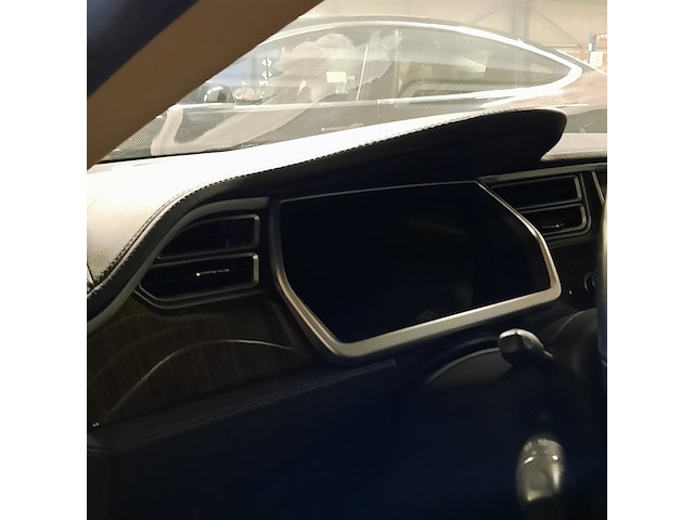Personenauto tesla, model s, rood - afbeelding 16 van  36