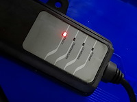 Personenauto tesla, model s, rood - afbeelding 28 van  36