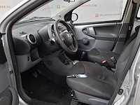 Personenauto, toyota, aygo, 1.0-12v comfort navigator, 2011 - afbeelding 16 van  55