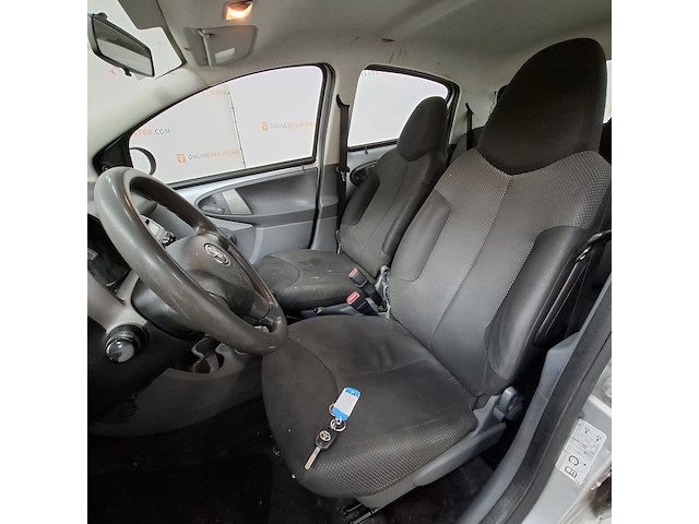 Personenauto, toyota, aygo, 1.0-12v comfort navigator, 2011 - afbeelding 19 van  55