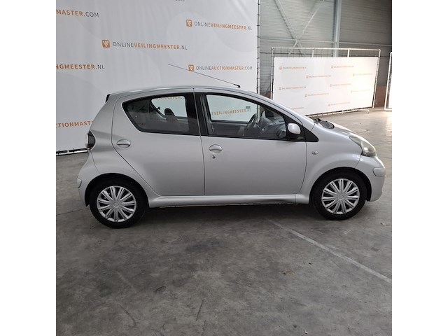 Personenauto, toyota, aygo, 1.0-12v comfort navigator, 2011 - afbeelding 34 van  55