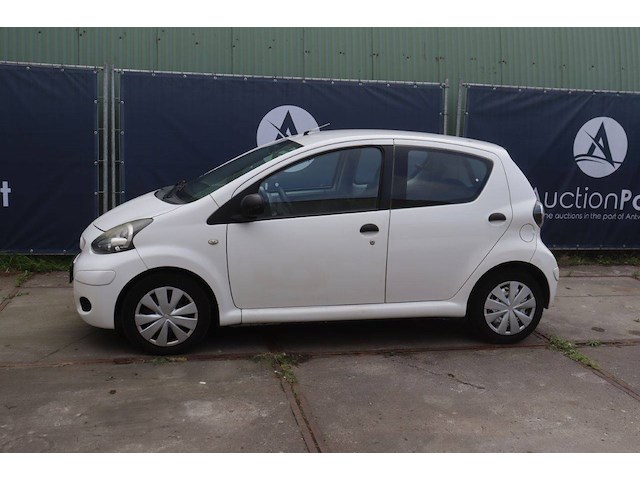 Personenauto toyota aygo benzine 68pk 2010 (marge) - afbeelding 1 van  1