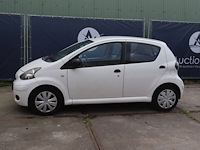 Personenauto toyota aygo benzine 68pk 2010 (marge)