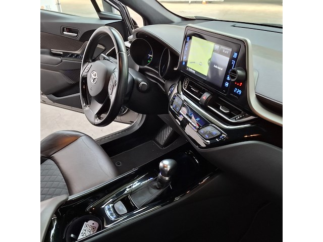 Personenauto, toyota, c-hr, 1.8 hybrid bi-tone, 2017 - afbeelding 54 van  73