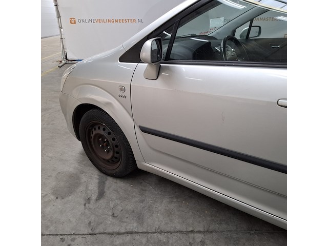 Personenauto, toyota, corolla verso, 1.8 vvt-i sol 7p., 2004 - afbeelding 2 van  57