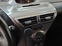 Personenauto, toyota, iq, 1.0 vvti comfort, 2009 - afbeelding 36 van  65