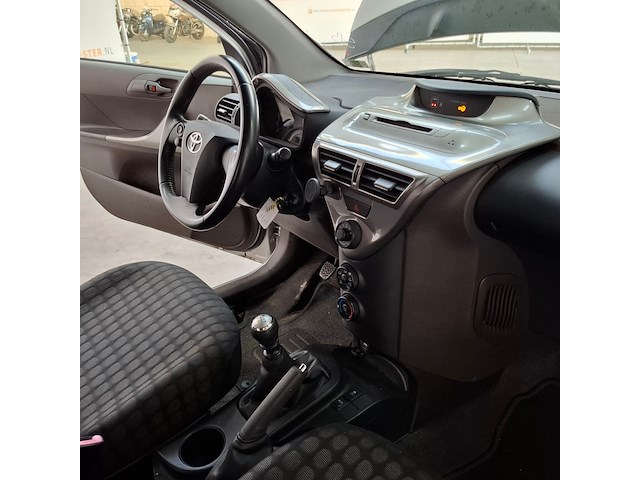 Personenauto, toyota, iq, 1.0 vvti comfort, 2009 - afbeelding 47 van  65