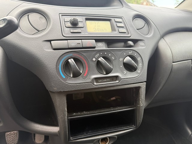 Personenauto, toyota, yaris, 1.0 vvt-i, blauw, 2005 - afbeelding 14 van  24