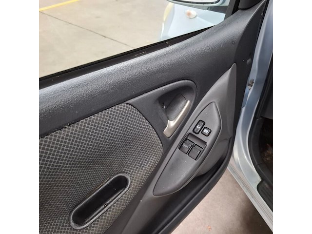 Personenauto, toyota, yaris, 1.0 vvt-i terra, 2005 - afbeelding 30 van  70