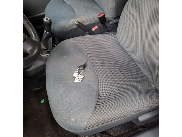 Personenauto, toyota, yaris, 1.0 vvt-i terra, 2005 - afbeelding 32 van  70