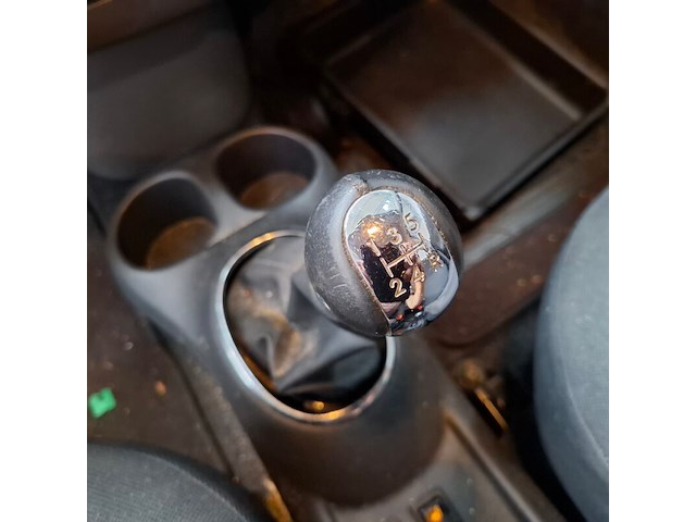 Personenauto, toyota, yaris, 1.0 vvt-i terra, 2005 - afbeelding 41 van  70