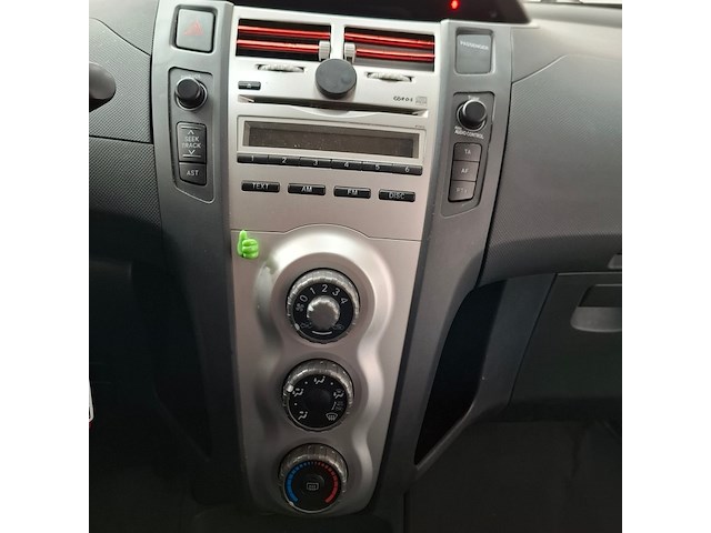 Personenauto, toyota, yaris, 1.0 vvti +, 2008 - afbeelding 13 van  22