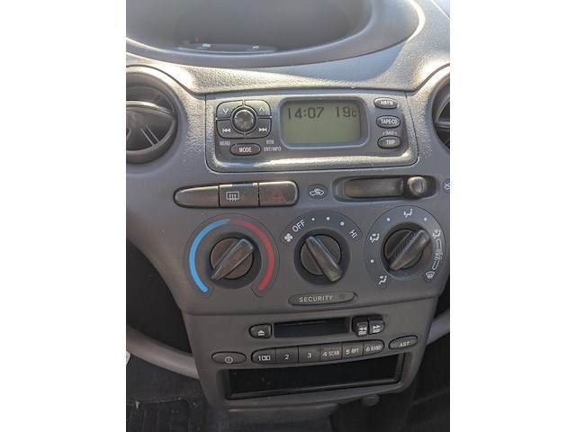 Personenauto, toyota, yaris 1.3-16v vvt-i sol, 2000 - afbeelding 9 van  45