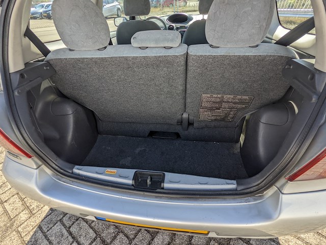 Personenauto, toyota, yaris 1.3-16v vvt-i sol, 2000 - afbeelding 18 van  45