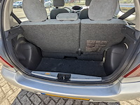 Personenauto, toyota, yaris 1.3-16v vvt-i sol, 2000 - afbeelding 18 van  45