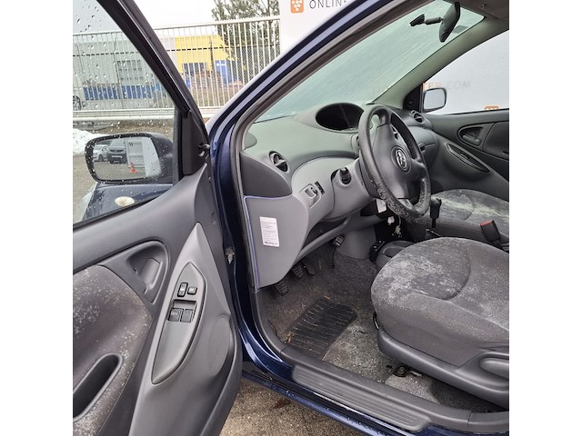Personenauto, toyota, yaris, 1.3-16v vvt-i sol, 2002 - afbeelding 13 van  37
