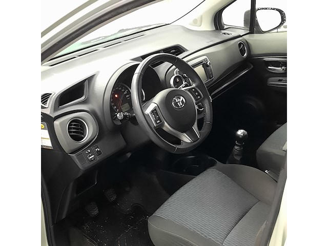 Personenauto, toyota, yaris, 1.3 vvt-i aspiration, 2012 - afbeelding 11 van  34