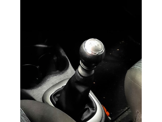 Personenauto, toyota, yaris, 1.3 vvt-i aspiration, 2012 - afbeelding 17 van  34