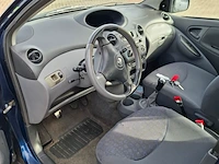 Personenauto, toyota, yaris, 1.3 vvt-i luna, 2002 - afbeelding 2 van  31