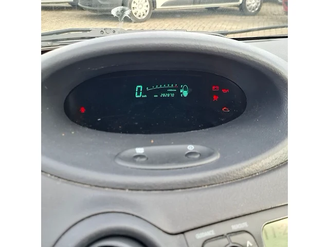 Personenauto, toyota, yaris, 1.3 vvt-i luna, 2002 - afbeelding 3 van  31