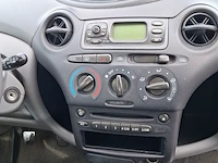 Personenauto, toyota, yaris, 1.3 vvt-i luna, 2002 - afbeelding 8 van  31