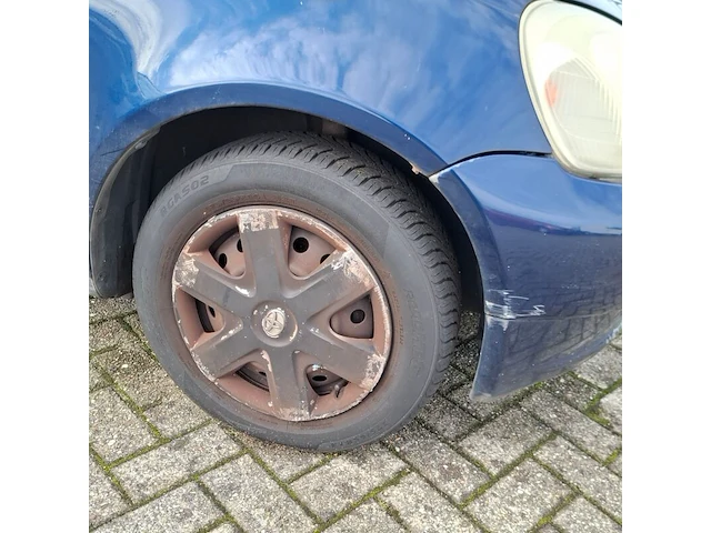 Personenauto, toyota, yaris, 1.3 vvt-i luna, 2002 - afbeelding 13 van  31