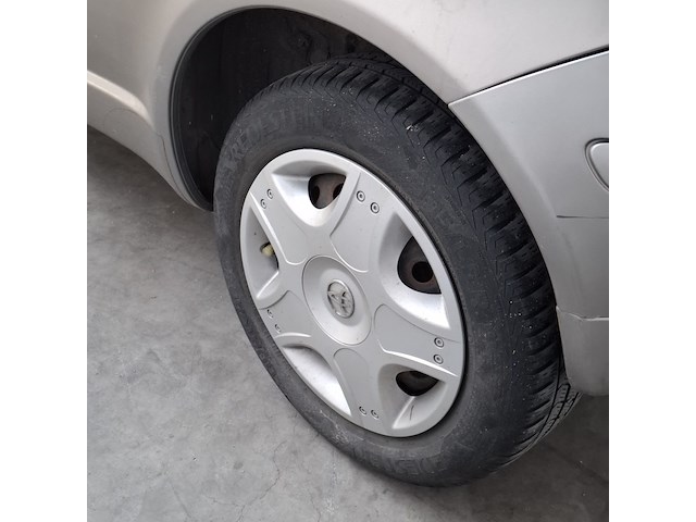 Personenauto, toyota, yaris, 1.3 vvt-i sol, grijs, 2004 - afbeelding 3 van  34