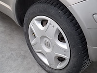 Personenauto, toyota, yaris, 1.3 vvt-i sol, grijs, 2004 - afbeelding 3 van  34