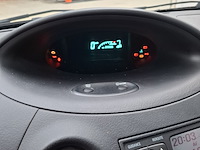 Personenauto, toyota, yaris, 1.3 vvt-i sol, grijs, 2004 - afbeelding 10 van  34