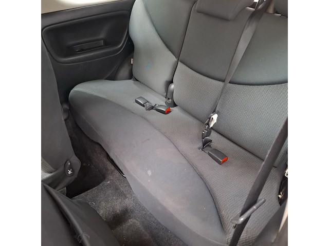 Personenauto, toyota, yaris, 1.3 vvt-i sol, grijs, 2004 - afbeelding 15 van  34