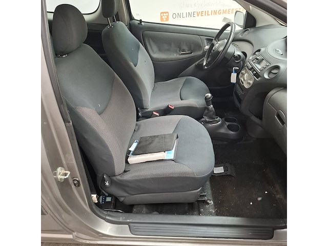 Personenauto, toyota, yaris, 1.3 vvt-i sol, grijs, 2004 - afbeelding 17 van  34