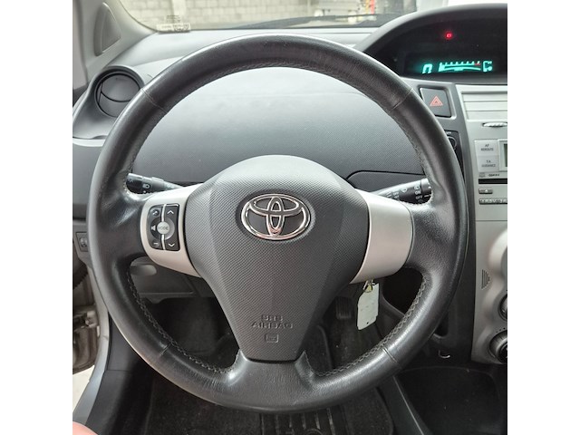 Personenauto, toyota, yaris, 1.3 vvti luna, 2006 - afbeelding 7 van  33