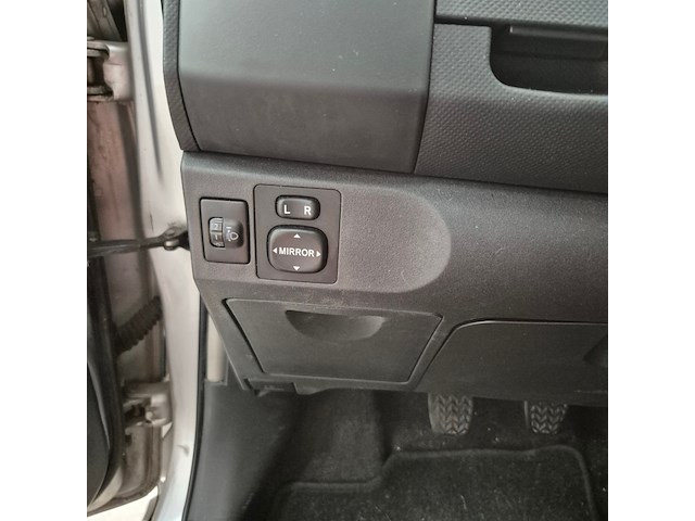 Personenauto, toyota, yaris, 1.3 vvti luna, 2006 - afbeelding 9 van  33