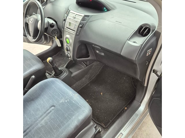 Personenauto, toyota, yaris, 1.3 vvti luna, 2006 - afbeelding 15 van  33