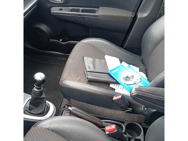 Personenauto, toyota, yaris, 1.4 d-4d aspiration, 2011 - afbeelding 5 van  14