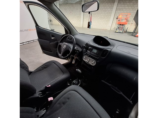 Personenauto, toyota, yaris verso, 1.3 vvt-i sol, 2005 - afbeelding 32 van  56