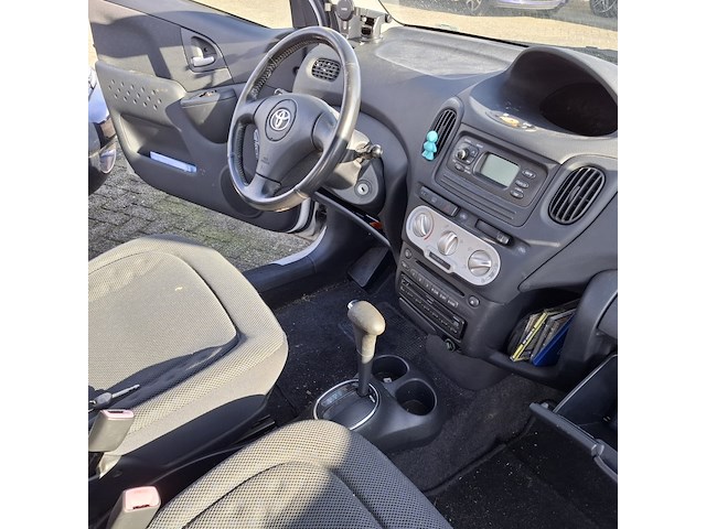 Personenauto toyota, yaris verso, 1.3 vvt-i terra, wit, 2004 - afbeelding 3 van  12