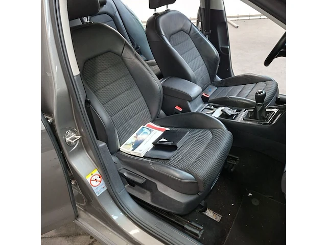 Personenauto, volkswagen, 2.0 tdi highline, 2014 - afbeelding 39 van  51